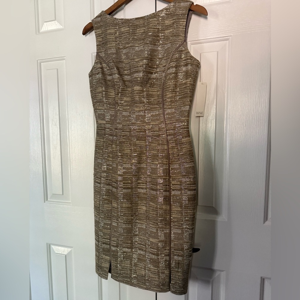 NWT Badgley Mischka Collection Metallic Sheath Dress – Size 4 (Nude Beige Gold)